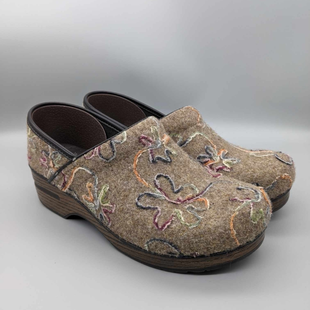 Dansko size 40 or women's size 8 fall colors felt with flowers beautiful